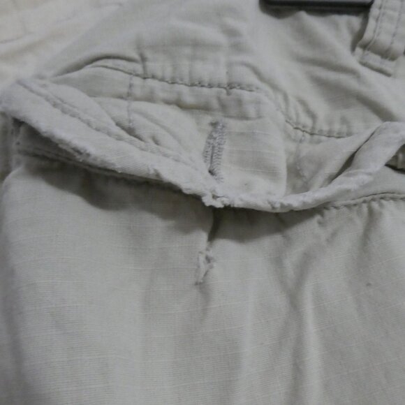 BLUENOTES - Classic Cargo - Knee Length | size 38 | Beige Cargo Shorts - Picture 16 of 16